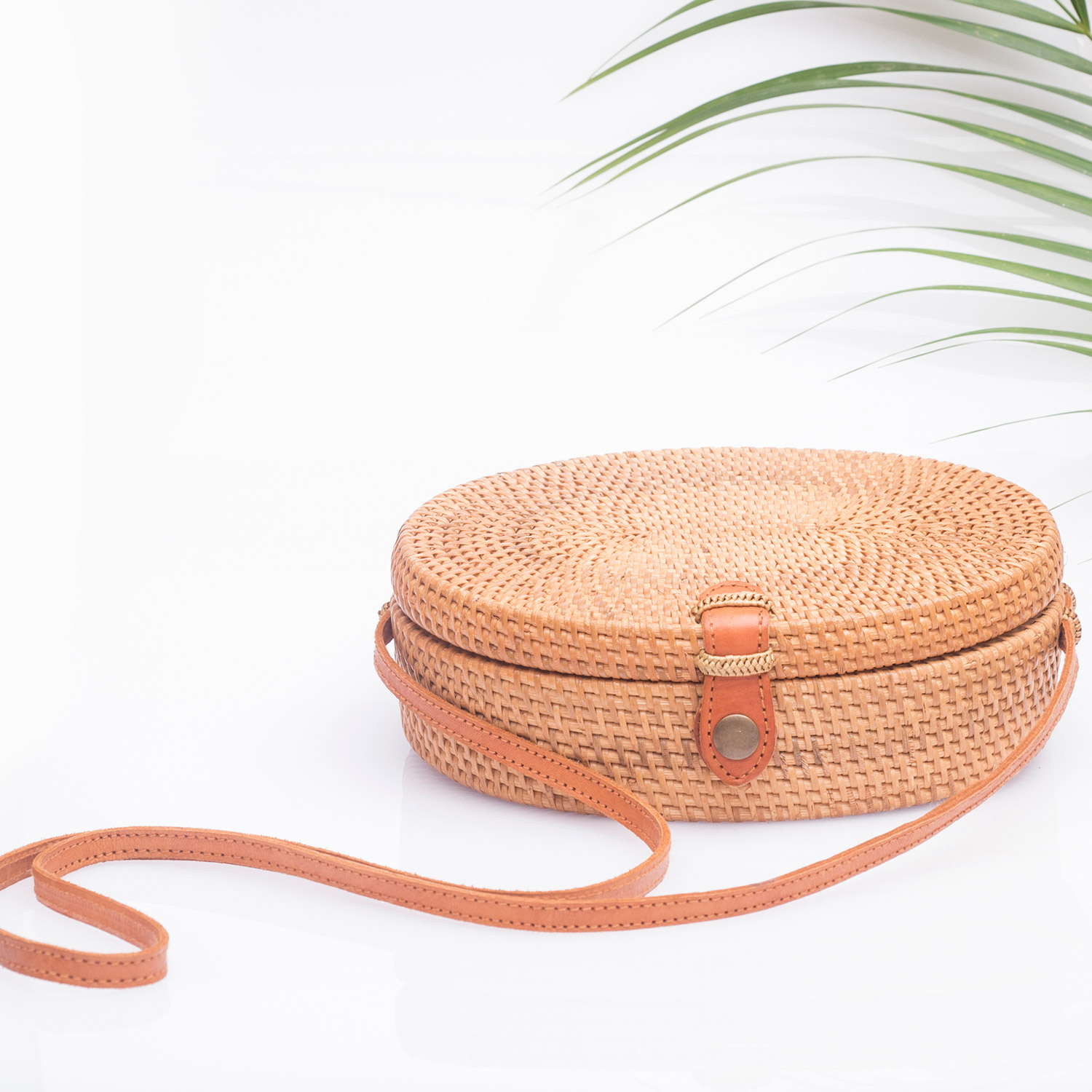 Oval rattan bag 2025