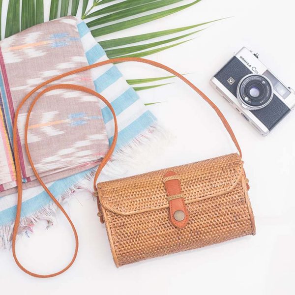 wicker hand bag